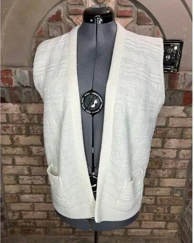 Milrank Sweater vest geometric textured cream pockets Size L