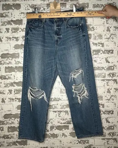 American Eagle  | womens 90’s boyfriend denim jeans distressed