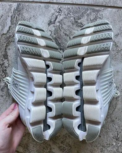 on cloud Cloudswift Running Shoes