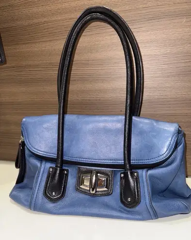 B. Makowsky Stylish Blue Handbag with Black Accents