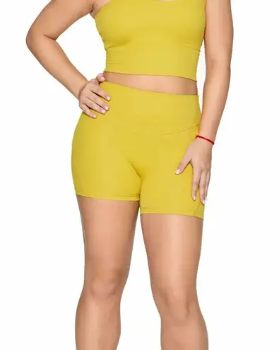 Ilus Label Confidence 4.5β Shorts XXL NWT Yellow
