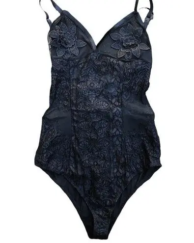 Forever 21 NWT  FLORAL LACE LINGERIE