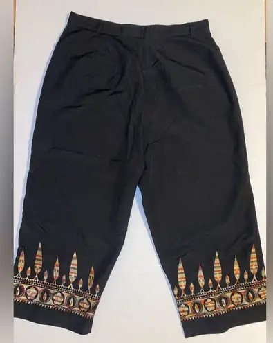 Larry Levine Sport High Rise Capri Pants in Black with Hem Embroidery - size 14