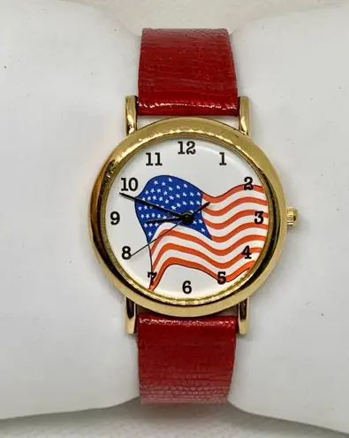 Vintage USA flag gold tone women watch 27mm genuine lizard up to 6.5” running