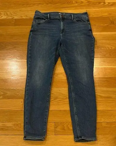 Old Navy  women rockstar super skinny built-in warm high rise jeans size 16.