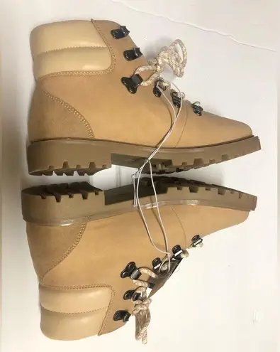 Universal Threads Universal Thread NWT Women's Tully Lace-Up Winter Hiking Boots Tan Size 7.0