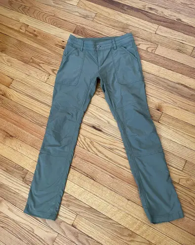 Columbia NWOT  Hiking outdoor daily Sports trousers active athletic straight/slim leg sweat