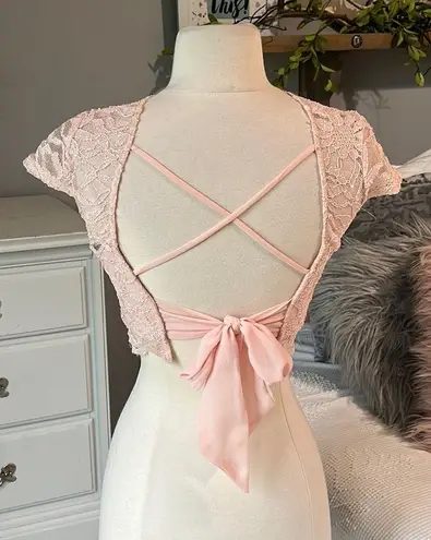 B Darlin  Lace Top Criss Cross Open Back Sash Tie Peach Womens 1/2 Romantic Lace