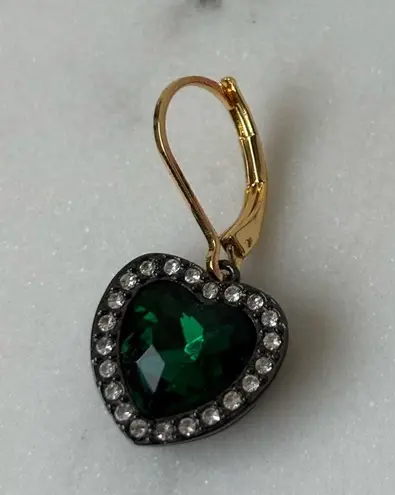 Kurt Geiger NWOT Green and Gold Heart Earrings