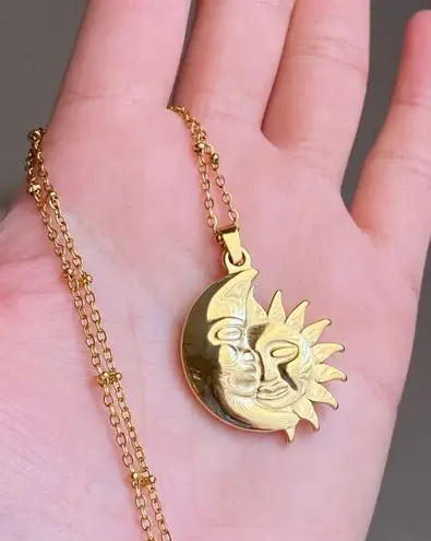Handmade gold tone stainless steel whimsical vintage boho style sun & moon necklace🌛🌞
