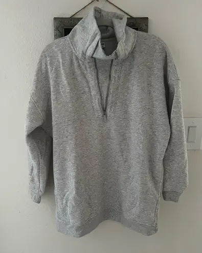 Old Navy  women’s grey oversized sweater