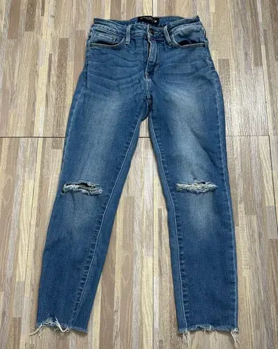 Just Black Women's Distressed Blue Skinny Jeans Size 25"