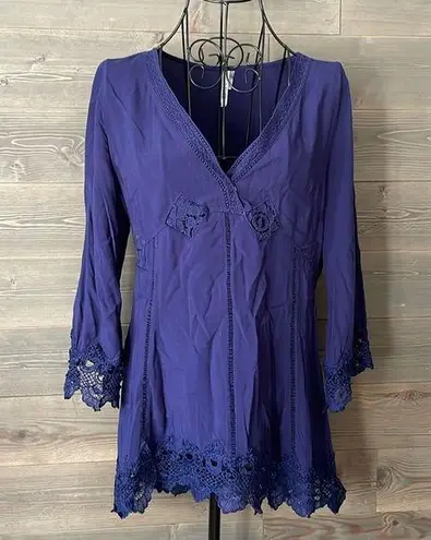 Monoreno EUC navy Boho style lace blouse