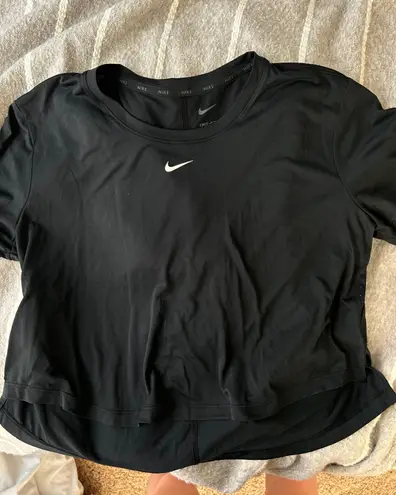 Nike Cropped Tee