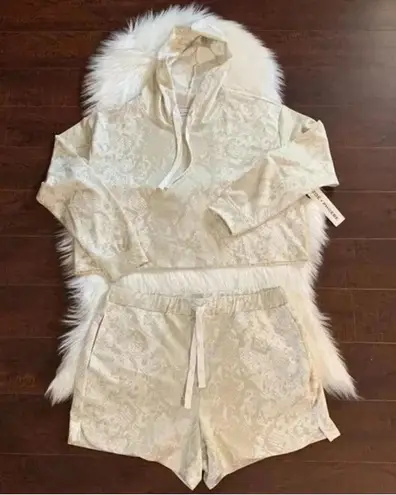 Zoe + Phoebe Ivory Snake Print 2pc Hoodie + Shorts Lounge Set Size Large - Image 1