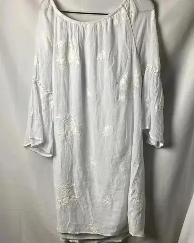 FIG AND FLOWER SIZE XL WHITE GAUZY DRESS LINED BELL SLEEVES EMBROIDERED DESIGN