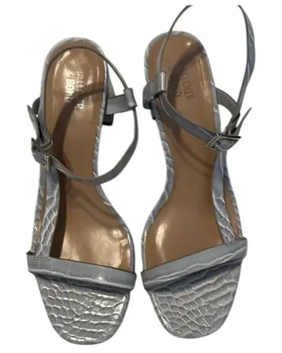 Bleecker and Bond  Zagora size 8.5 Ice blue grey crocâstrappyâsandalsâGUCâNoâbox