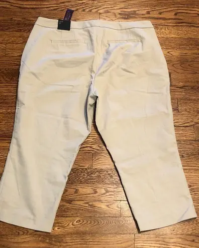 Lane Bryant  Crop Pants Womens Size 18 Khaki Stretch NWT