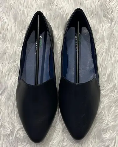 MATT & NAT WOMEN’S WESTMOUNT VEGAN LEATHER FLATS IN INK SIZE 7
