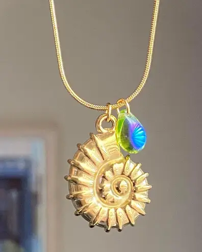 Handmade gold tone stainless steel boho chic beach shell ammonite & teardrop necklace🌀🐚🌊
