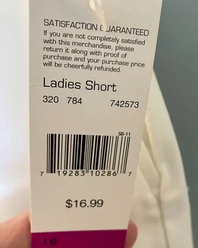 Falls Creek NWT Womens White Shorts - Size 6