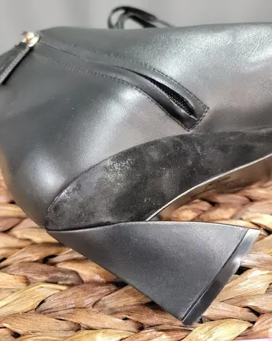 Salvatore Ferragamo Antila Ankle Boots Women's 7 Black Leather Lace Up Booties