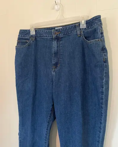 L.L.Bean  Classic Fit jeans medium wash denim Straight Leg women’s size 18 REG