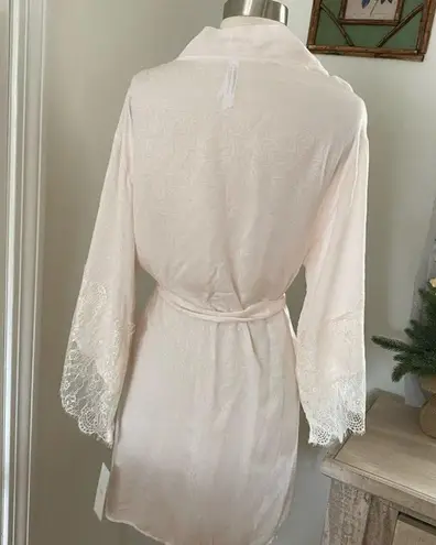 Anthropologie  Flora Nikrooz Lace Robe Size XS NWT $78