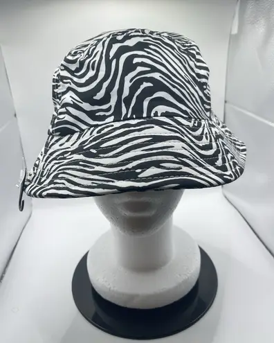 NWT Design Zebra Print Bucket Hat Black White Sz S/M Safari H0171