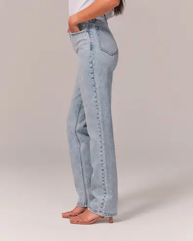 Abercrombie & Fitch Ultra High Rise 90s Straight Jean