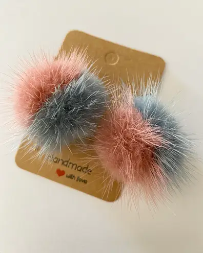 Handmade Kawaii faux fur pompom dangle threader earrings✨