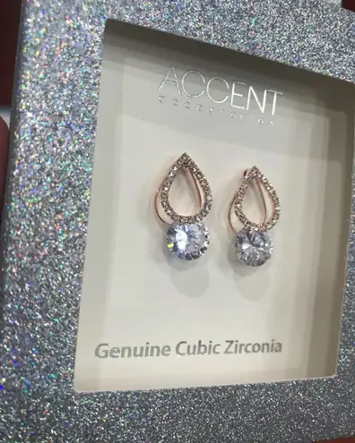 Accent Accessories Accent - Sparkly Tear Drop Earrings - NIB