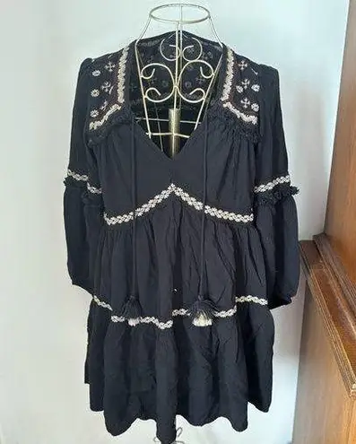 American Eagle  black embroidered long sleeve dress size XS