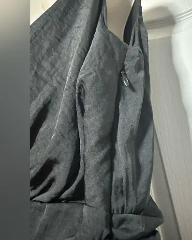 NWT Astra Signature Black Sleeveless V