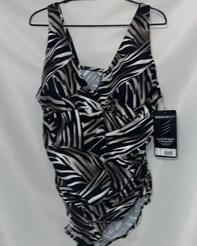 MiracleSuit NEW WITH TAG SIZE 22W Black and White Zebra Bodysuit BUILT IN BRA