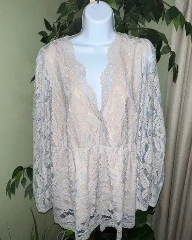 Suzanne Betro Lace Long Sleeve Peplum Top Size 1X