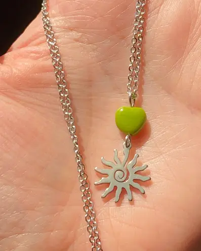 Handmade retro vintage boho funky style quality Czech glass heart & sun necklace☀️💚