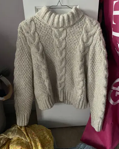 American Eagle Outfitters Sweater