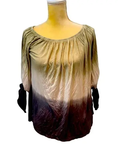 Urban X rayon/ spandex green/gray/white tie dye off shoulder top. Size Medium. Green
