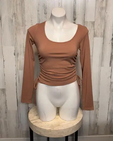 Brown Long Sleeve Ruched Side Top – Size M Size M