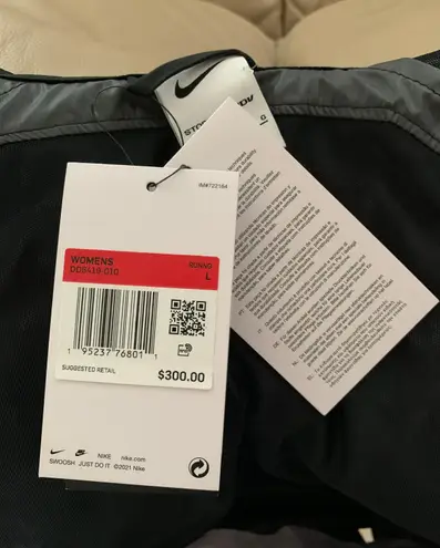 Nike Women's Storm-FIT Adv Run Division Jacket