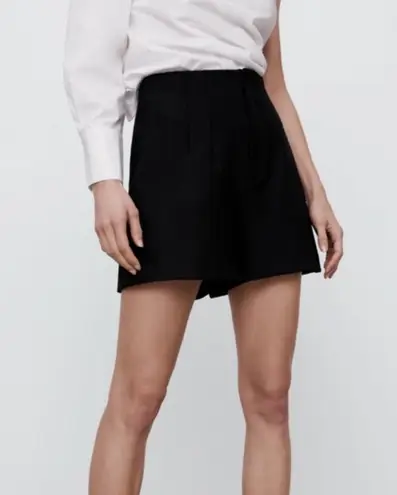 ZARA NWT  Black high waisted pleated shorts with side zipper size XL