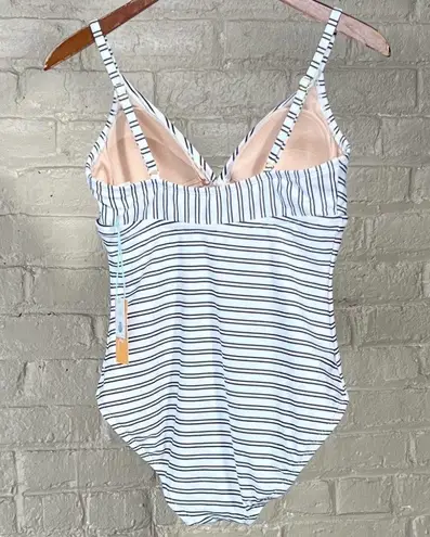 Kona Sol NWT Medium Triangle High Coverage One Piece Swimsuit