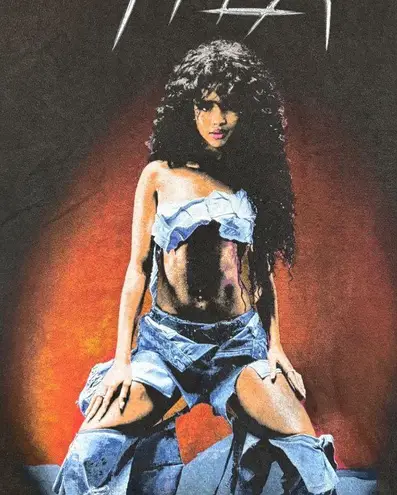 Tyla Demin Outfit Water Poster Oversized Tee L