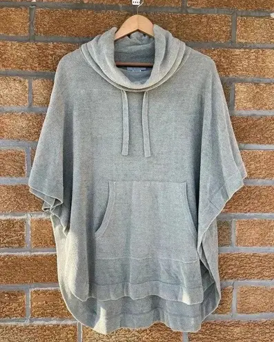 Barefoot Dreams Weekend Poncho In Wave xxs