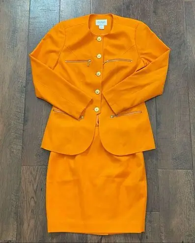 EMANUEL UNGARO 100% wool blazer and skirt set, size 6/40