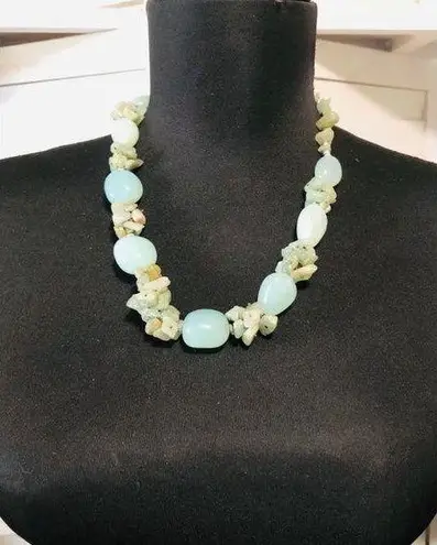 Vintage Women's Handmade Quartz Beaded Necklace Jade Tone Semi Precious Stones Green