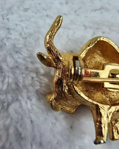 Bull Cow Pin Brooch Jewelry Gold Color Metal Western Ranch Farm Cowboy Cowgirl