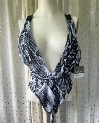 Boss Babe Collection NWT Plunging Sexy Snake Skin One Piece Swimsuit Beach M White Size M