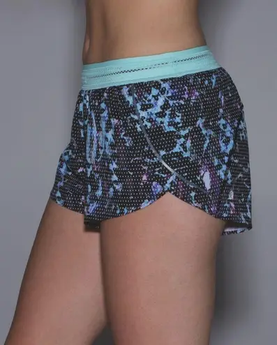 Lululemon  Split Second Shorts in Floral Sport Tranquil Blue Multi